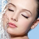 Как вода влияет на кожу лица и тела